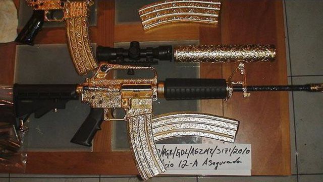 Handguns of a Mexican Drug Lord (9 pics)