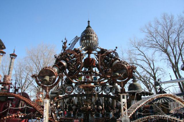 Park Full of Awesome Steampunk Sculptures (23 pics)