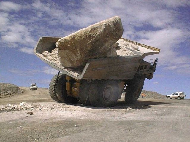 Dangerous Work in a Quarry(19 pics)