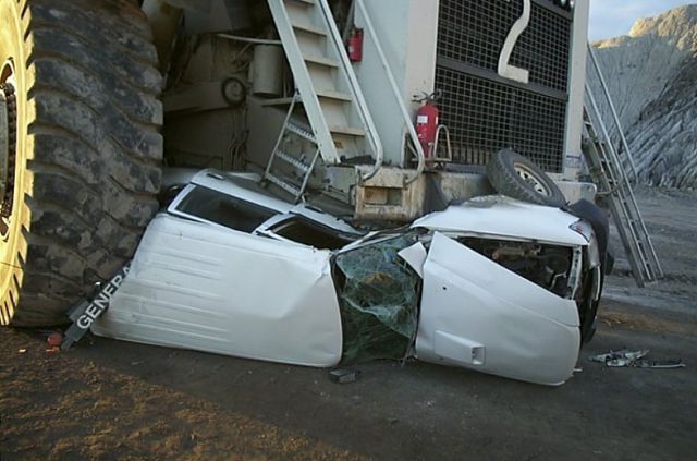 Dangerous Work in a Quarry(19 pics)