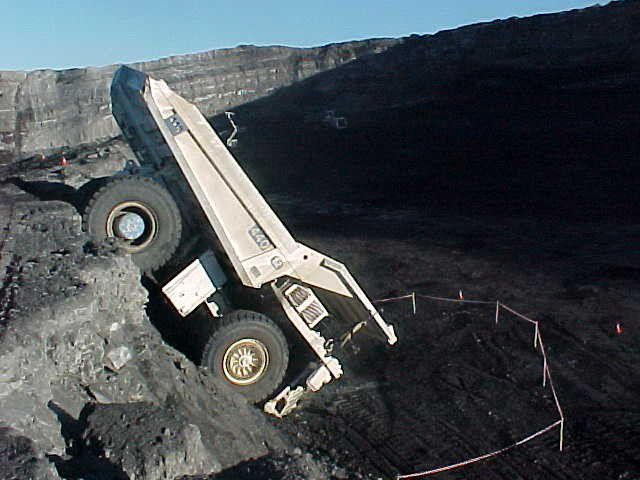 Dangerous Work in a Quarry(19 pics)