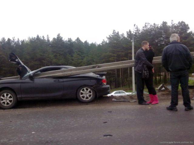 Unbelievable Car Accident in Minsk (4 pics)