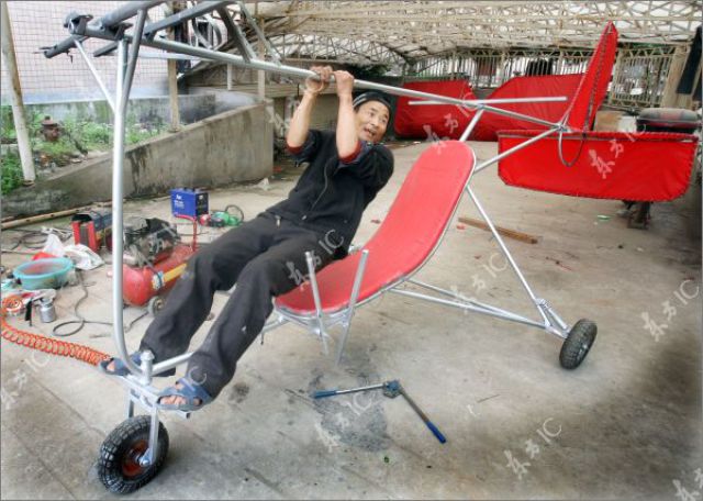 A Homemade Ultralight Aircraft Takes Off (35 pics)