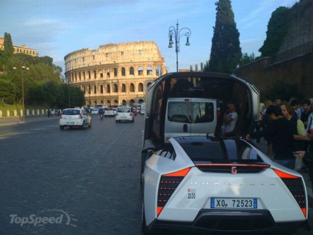 SuperTaxi Spotted in Rome (21 pics)