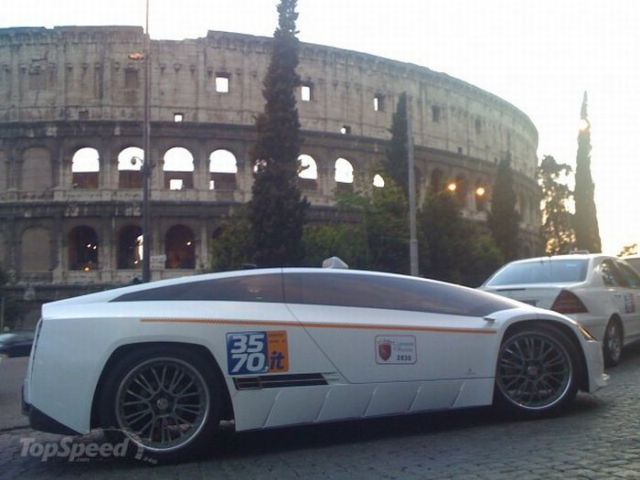 SuperTaxi Spotted in Rome (21 pics)