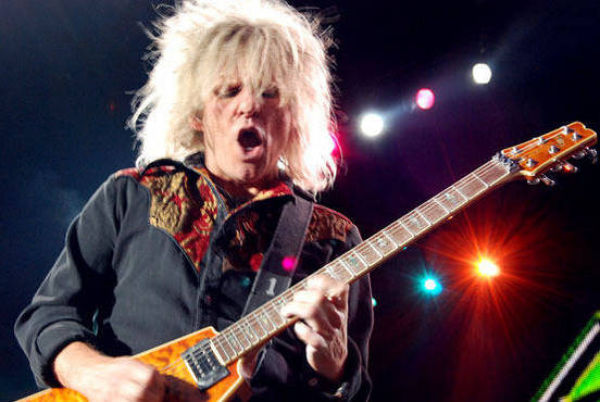 Awesome Guitar Faces (25 pics)