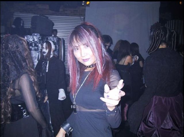 Japanese Gothic Girls (20 pics)