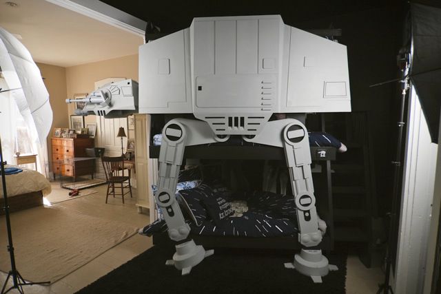 Crazy Imperial Walker Bed (15 pics)