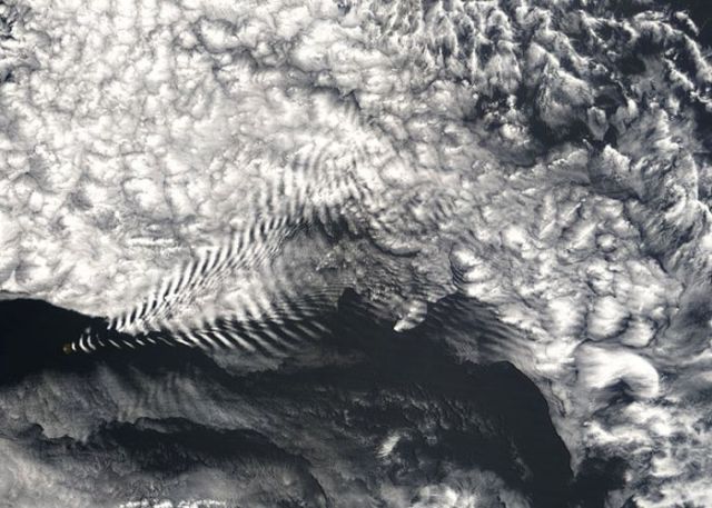 How Clouds Are Seen from Space (25 pics)