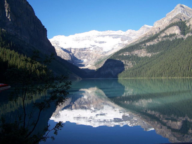 Marvelous Lake Louise (30 pics)