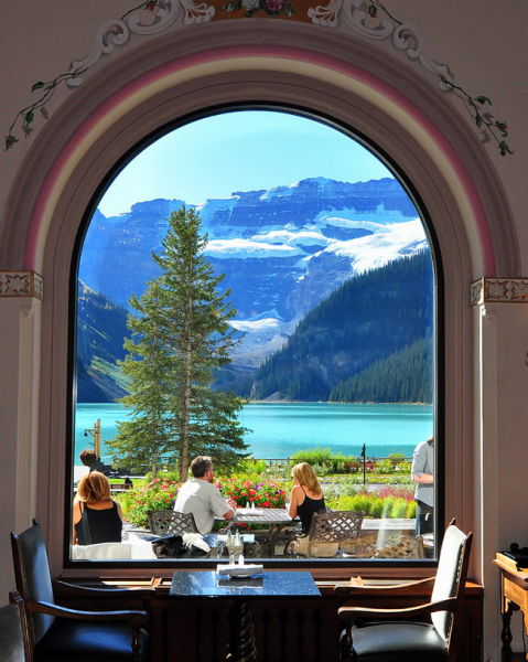 Marvelous Lake Louise (30 pics)