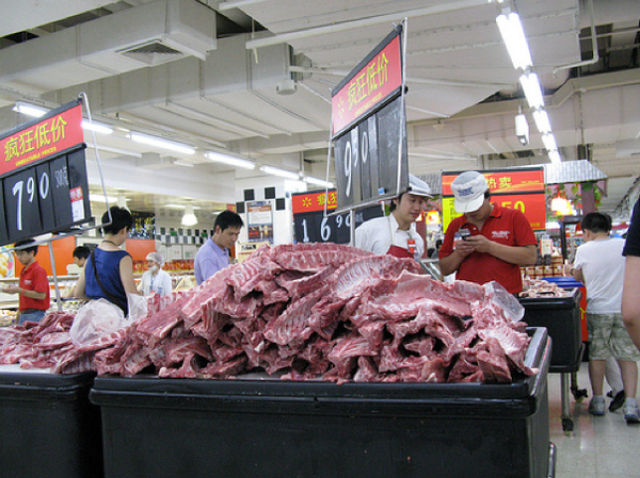 What Chinese Wal-Marts Sell (16 pics)