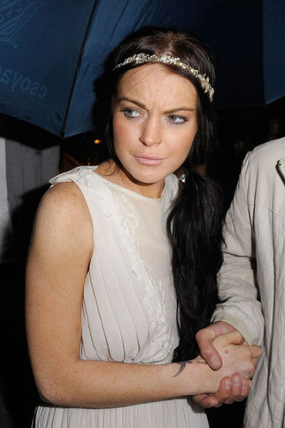 Lindsay Lohan Looks Like a Mess… Again (14 pics)