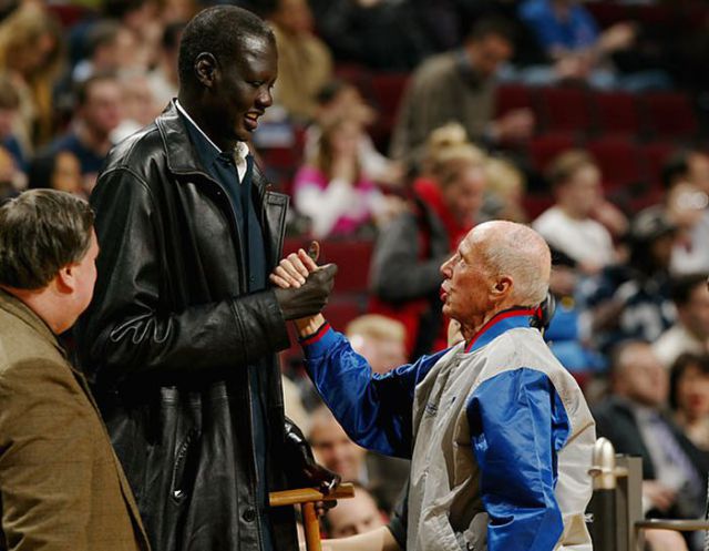 One of the Tallest Basketball Players (21 pics)