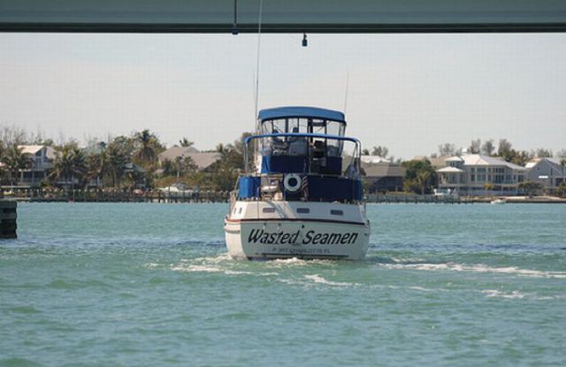 Hilarious and Odd Names for Boats (25 pics)