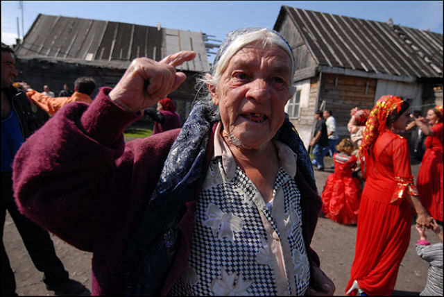 Sad Gypsy Wedding (17 pics)