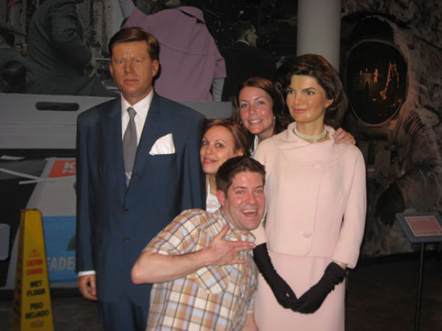 Oldie of the Day: How to Have Fun in the Waxworks Museum (26 pics)