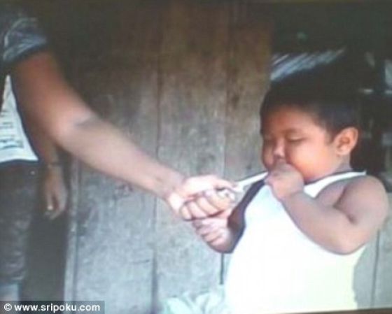 OMG of the Day! 2-Year-Old Kid Is a Heavy Smoker! (8 pics)