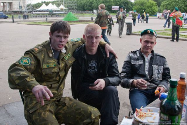 Border Guards Day in Russia: Vodka and Brawls (61 pics)