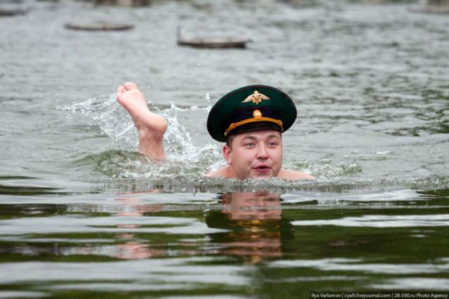 Border Guards Day in Russia: Vodka and Brawls (61 pics)