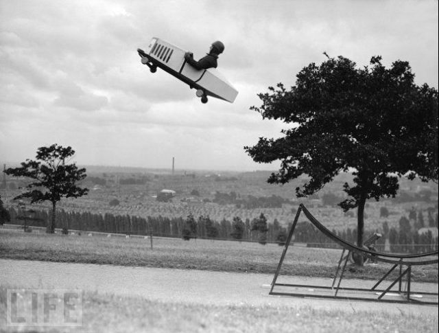 Crazy Stunts from the Past (26 pics)