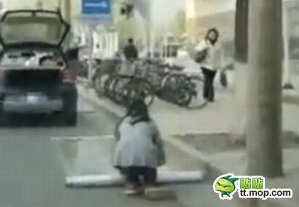 How the Chinese Resolve Parking Space Problems (8 pics)