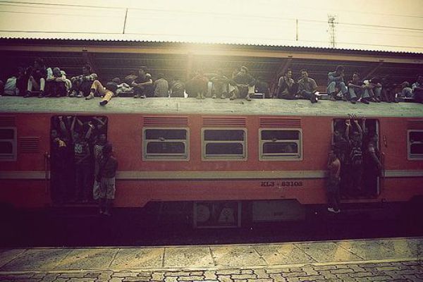 Taking the Train in Jakarta (26 pics)