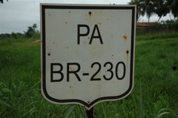 The federal highway BR-230 (the “Transamazônica”) was constructed in