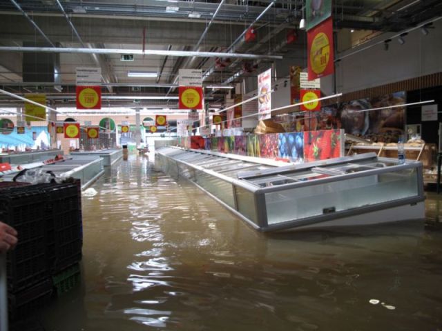flooded_supermarket_640_05.jpg