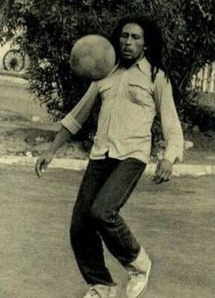 Bob Marley Playing with a Ball (13 pics)