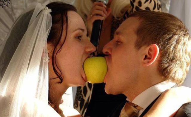 Funny Wedding Games (37 pics)