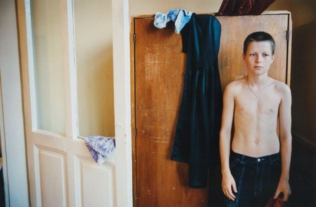 Pedophilia or Not: Post-Soviet Holiday Camp in Artek (44 pics)
