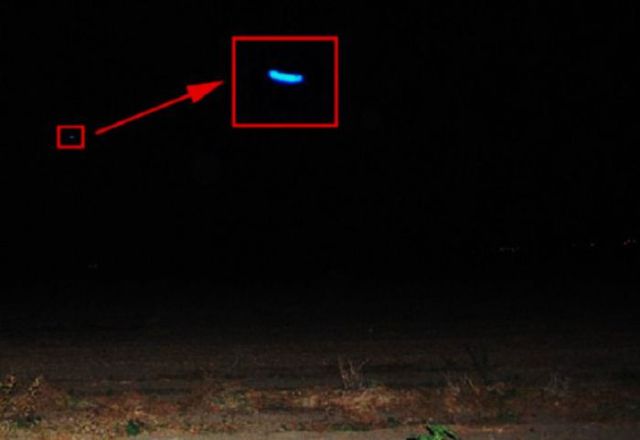 UFOs Spotted All Around the World (100 pics)