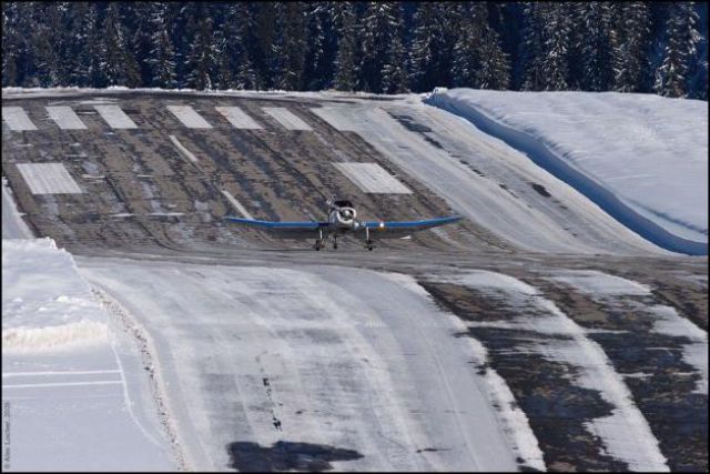 Unusual Airport (10 pics)