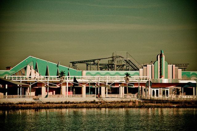 Amazing Pictures of Abandoned Amusement Park in New Orleans (54 pics)