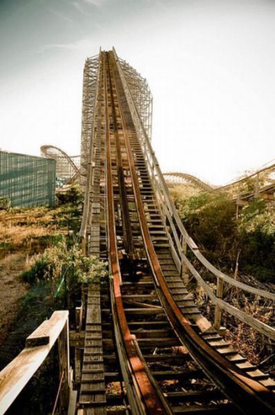 Amazing Pictures of Abandoned Amusement Park in New Orleans (54 pics)
