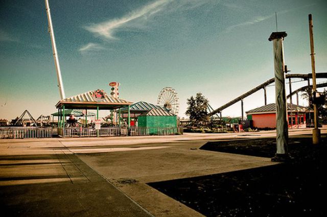 Amazing Pictures of Abandoned Amusement Park in New Orleans (54 pics)