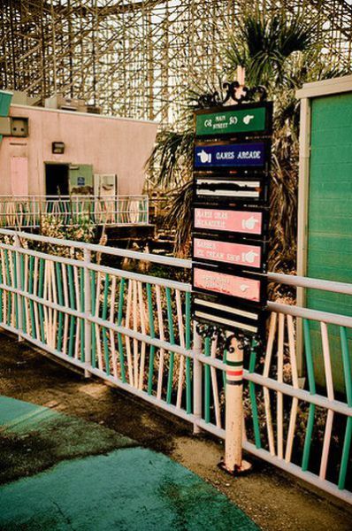 Amazing Pictures of Abandoned Amusement Park in New Orleans (54 pics)