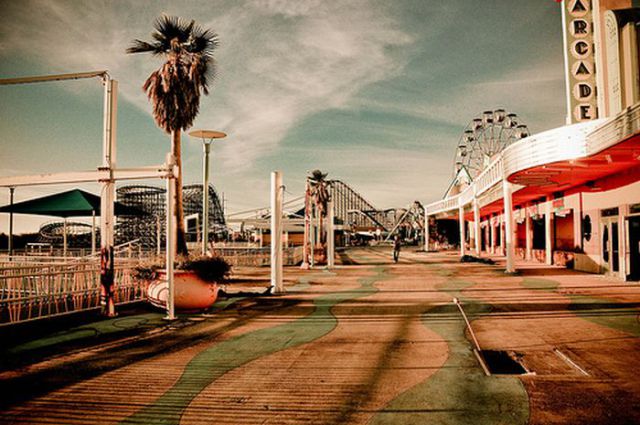 Amazing Pictures of Abandoned Amusement Park in New Orleans (54 pics)