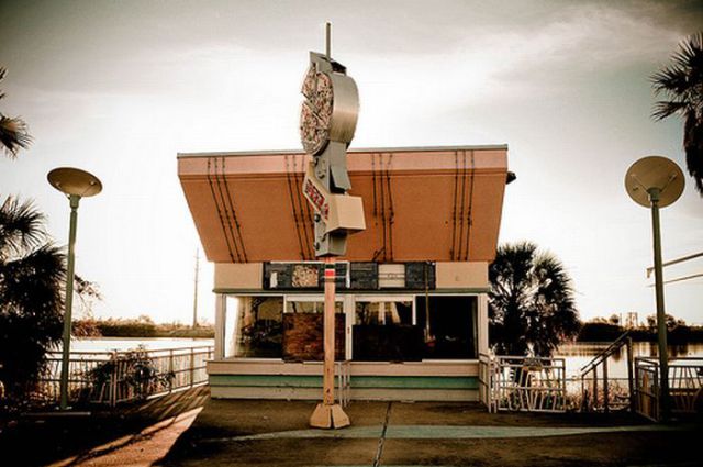 Amazing Pictures of Abandoned Amusement Park in New Orleans (54 pics)