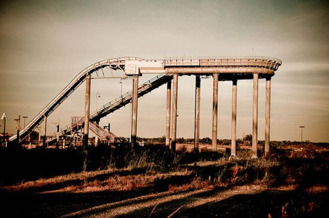 Amazing Pictures of Abandoned Amusement Park in New Orleans (54 pics)