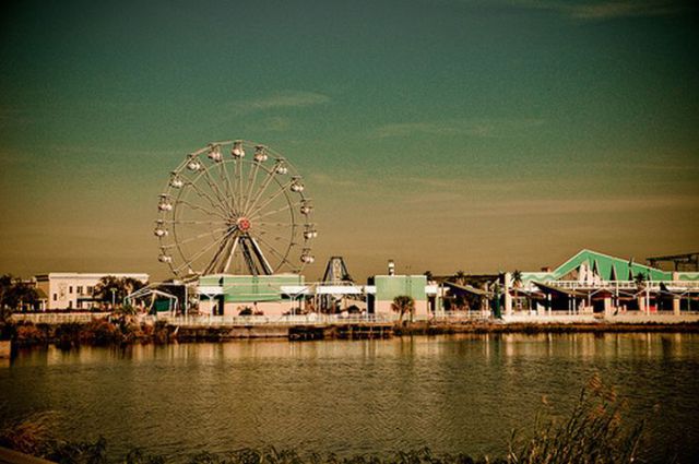 Amazing Pictures of Abandoned Amusement Park in New Orleans (54 pics)