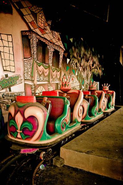 Amazing Pictures of Abandoned Amusement Park in New Orleans (54 pics)