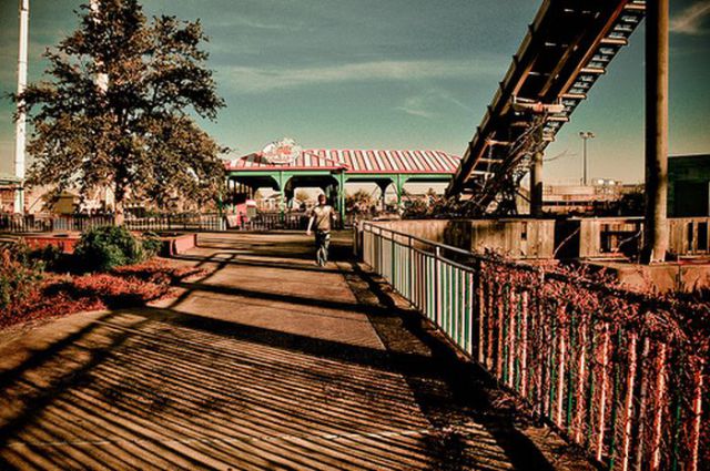 Amazing Pictures of Abandoned Amusement Park in New Orleans (54 pics)