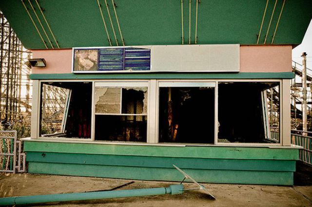 Amazing Pictures of Abandoned Amusement Park in New Orleans (54 pics)