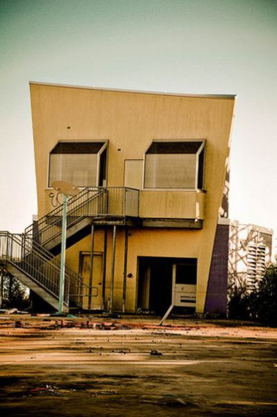 Amazing Pictures of Abandoned Amusement Park in New Orleans (54 pics)