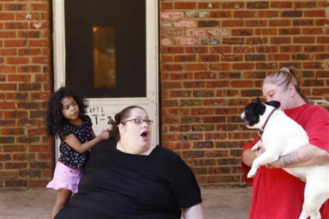 Woman Decides to become the world’s Fattiest. Part 2 (18 pics)