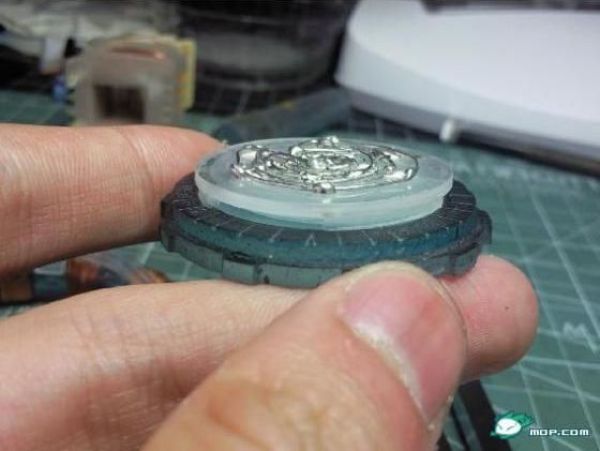 Chinese Guy Recreates Iron Man’s Arc Reactor (25 pics)