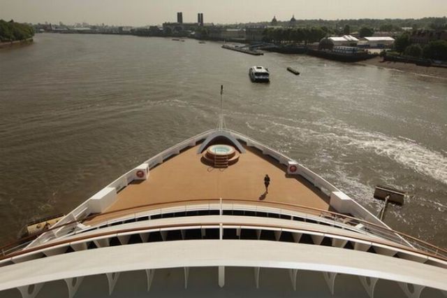 Seabourn Sojourn – One of the Most Luxurious Cruising Vessels of the World (64 pics)