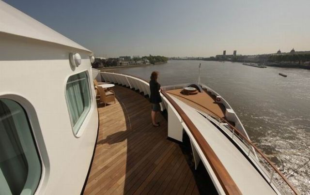 Seabourn Sojourn – One of the Most Luxurious Cruising Vessels of the World (64 pics)